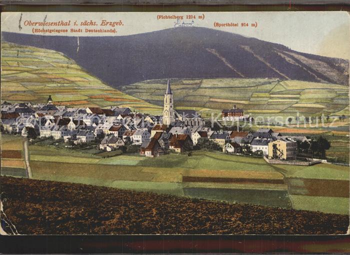 Oberwiesenthal Erzgebirge Gesamtansicht mit Blick zum Fichtelberg