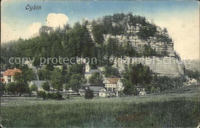 Oybin Sachsen Teilansicht mit Kirche und Berg Oybin