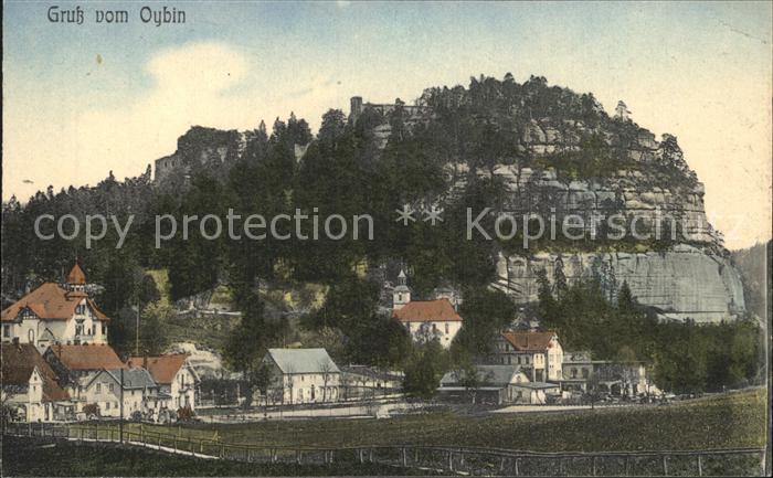 Oybin Sachsen Teilansicht mit Kirche und Berg Oybin