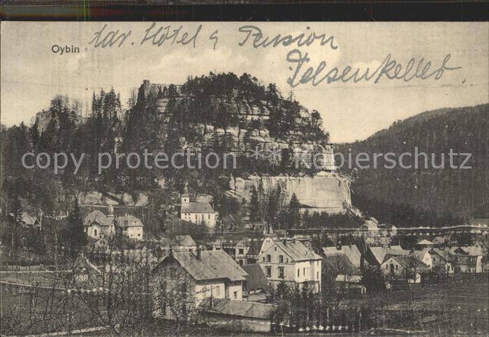 Oybin Sachsen Teilansicht mit Kirche und Berg Oybin