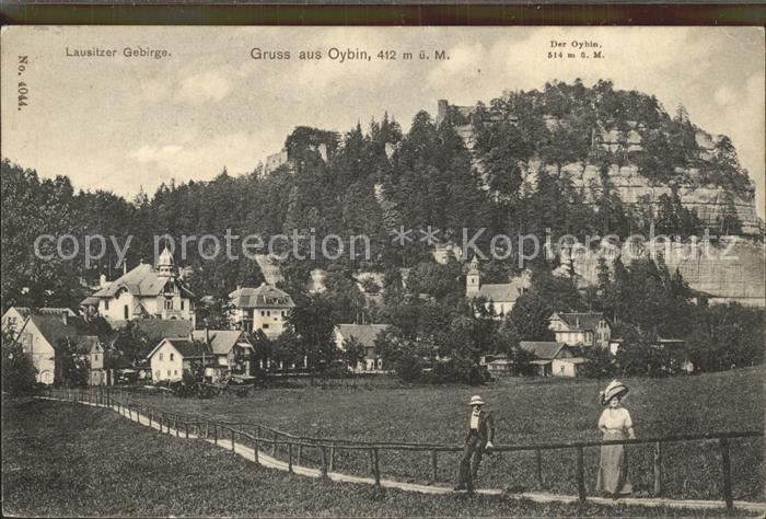 Oybin Sachsen Teilansicht mit Kirche und Berg Oybin Lausitzer Gebirge Soldatenbr