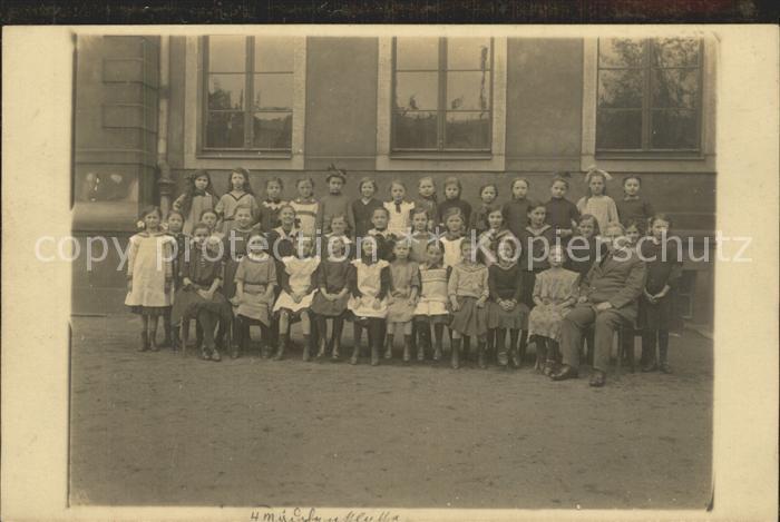 DRESDEN Elbe Blumentag an der Buergerschule