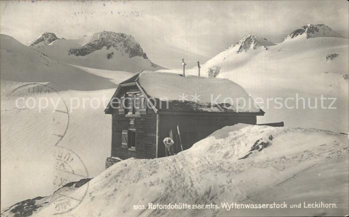 Rotondohuette mit Wyttenwassertock und Leckihorn