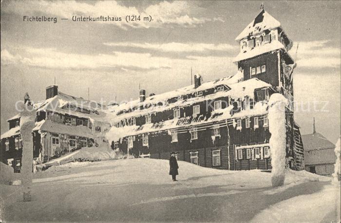Oberwiesenthal Erzgebirge Fichtelberg Unterkunftshaus im Winter