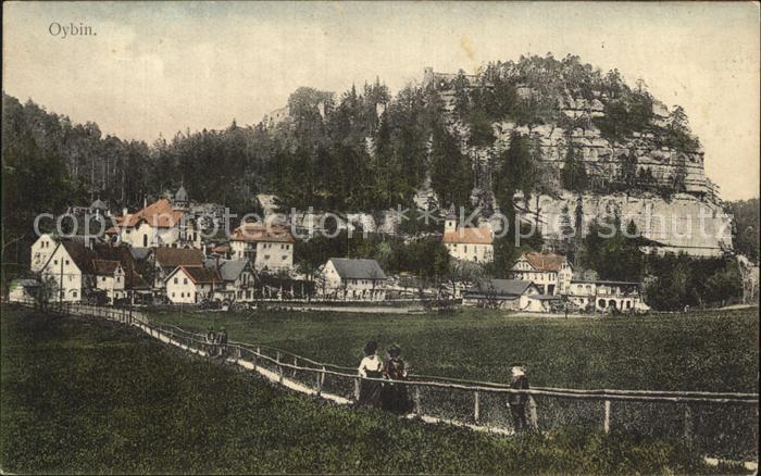 Oybin Sachsen Teilansicht mit Berg Oybin Zittauer Gebirge