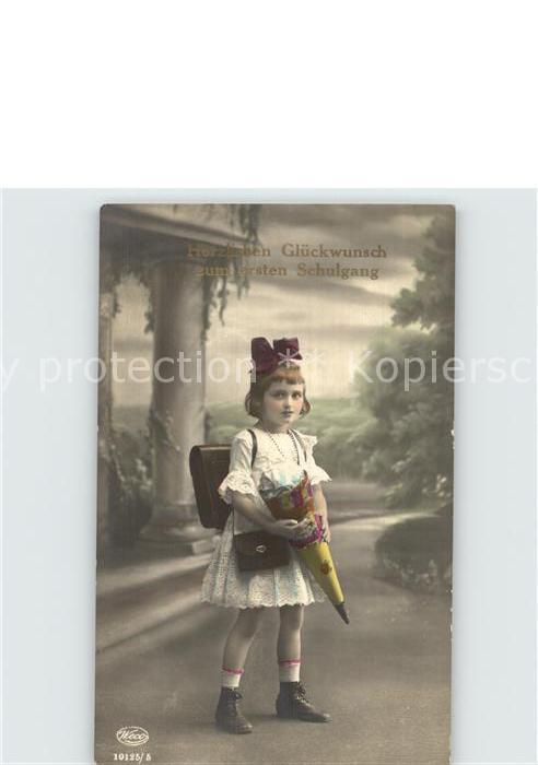 Schule School Ecole Escuela Scuola-- Einschulung Kind Schultuete Foto-Weco-Nr. 1