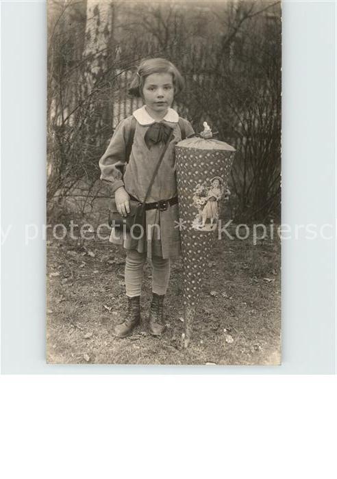 Schule School Ecole Escuela Scuola-- Einschulung Kind Schultuete Foto