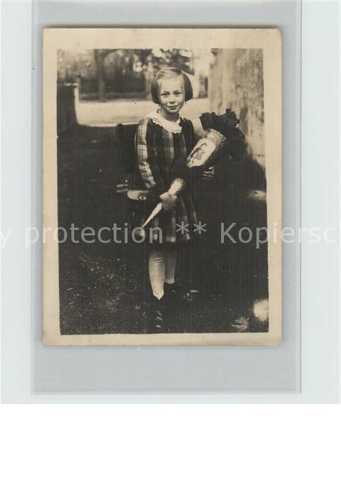Schule School Ecole Escuela Scuola-- Einschulung Kind Schultuete Foto