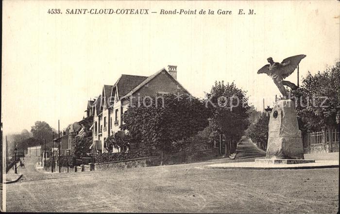 Saint-Cloud Paris Rond Point de la Gare Monument