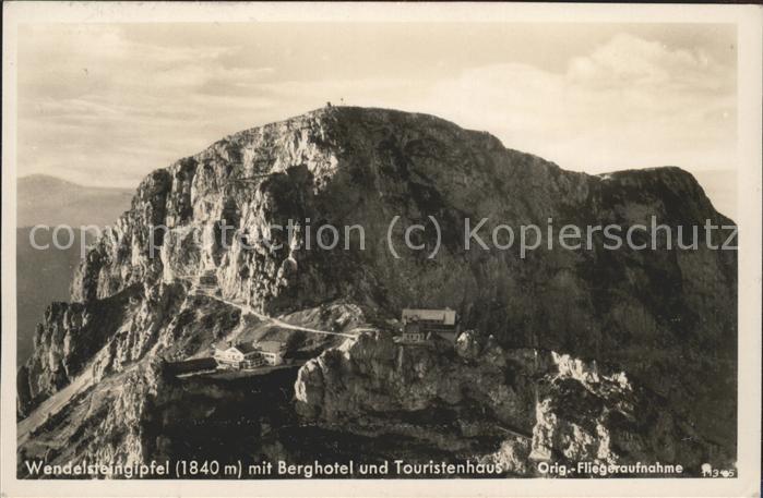 Bayrischzell Wendelsteingipfel mit Berghotel und Tou