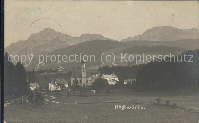 Hoeglwoerth Ortsansicht mit Kirche Alpenpanorama