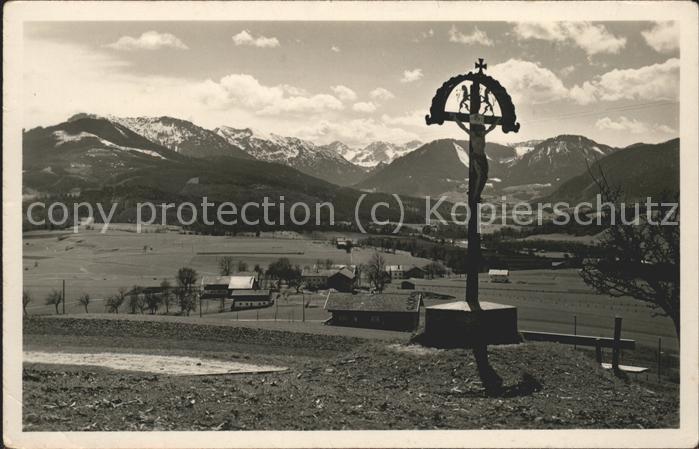 Siegsdorf Oberbayern Wegekreuz Alpenpanorama
