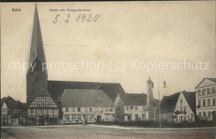 Eutin Schleswig-Holstein Markt mit Kriegerdenkmal und Kirche