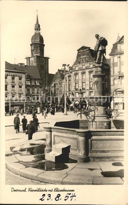 DORTMUND  CITY Reinoldikirche mit Blaeserbrunnen