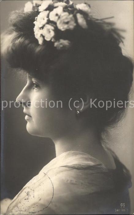 Mode Frau Blumen Haare