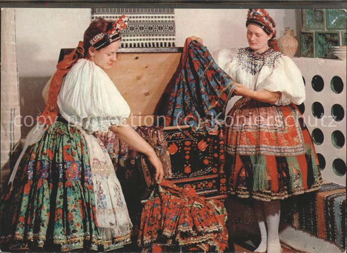 Trachten Russische Volkskleidung