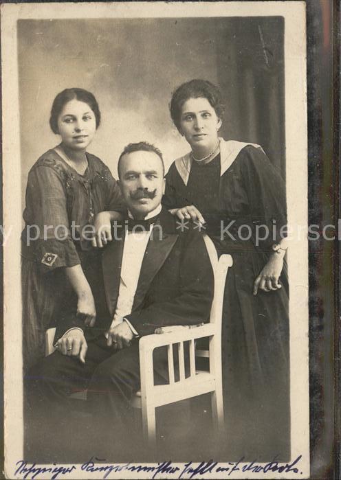 Theater Typen Variet Gruppe Mann zwei Frauen