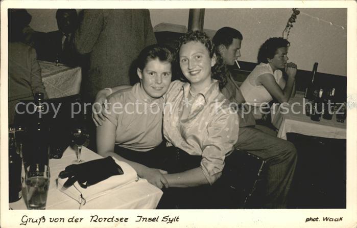 Hoernum Sylt Frauen im Restaurant Tanz