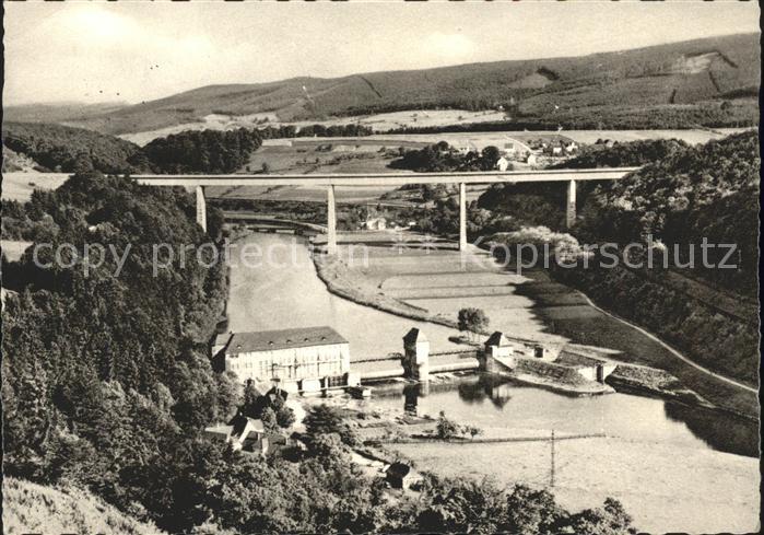 Hann. Muenden Werratal mit Autobahnbrücke