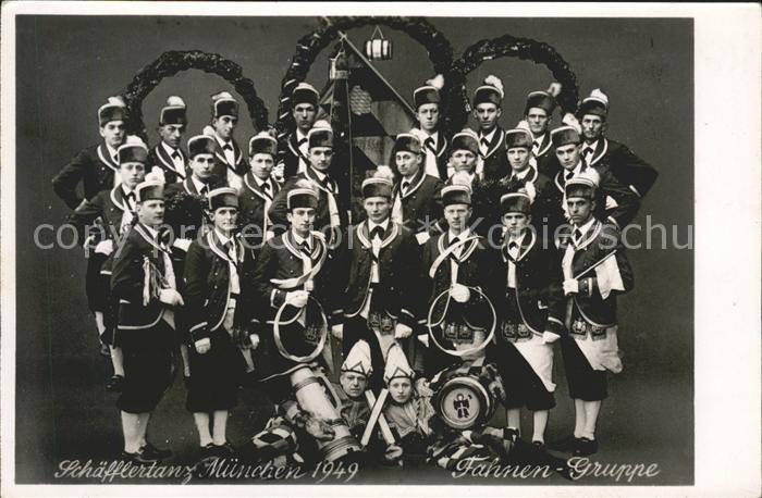 Musikanten Schäfflertanz Fahnen-Gruppe