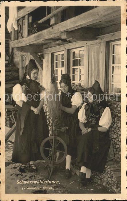 Trachten Schwarzwälderinnen