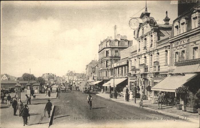 Beauville Lot-et-Garonne Place de la Gare