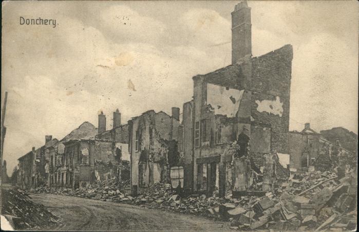 Donchery zerbombter Kriegsschauplatz