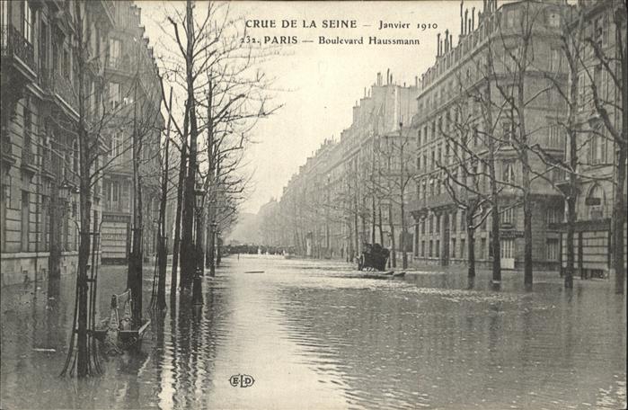 Paris Crue de la Seine Boulevard Haussmann