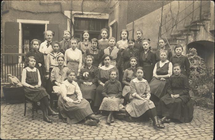 Colmar Haut Rhin Elsass Gruppenbild Mädchen