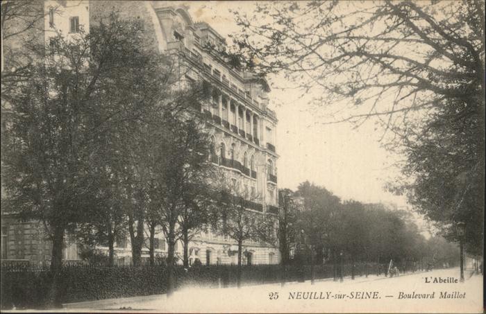 Neuilly-sur-Seine Boulevard Maillot