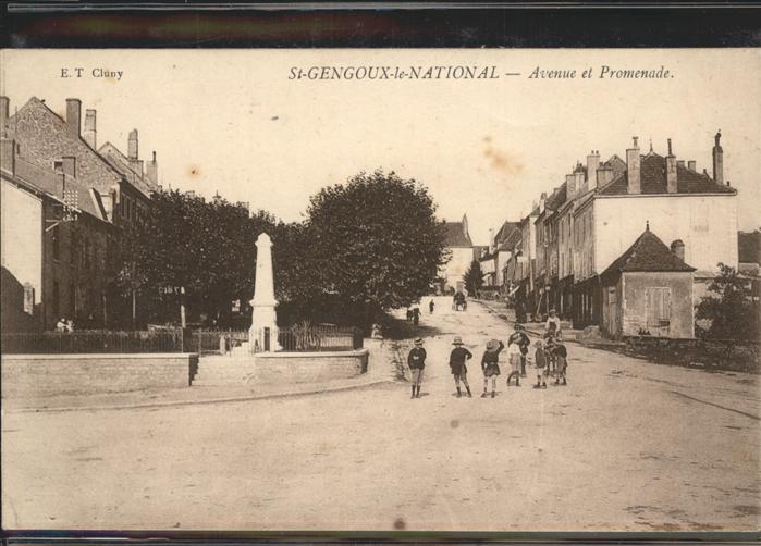 Saint-Gengoux-le-National Avenue et Promenade