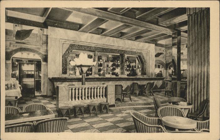 Paris Le Lido des Champs-Elysees le bar