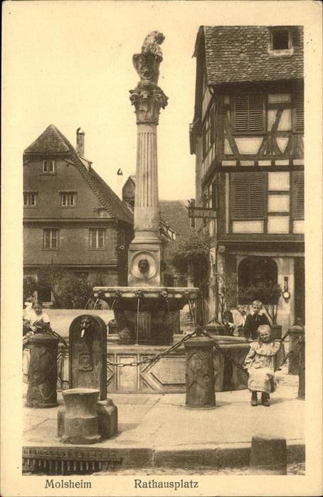 Molsheim Rathausplatz Brunnen, Kinder