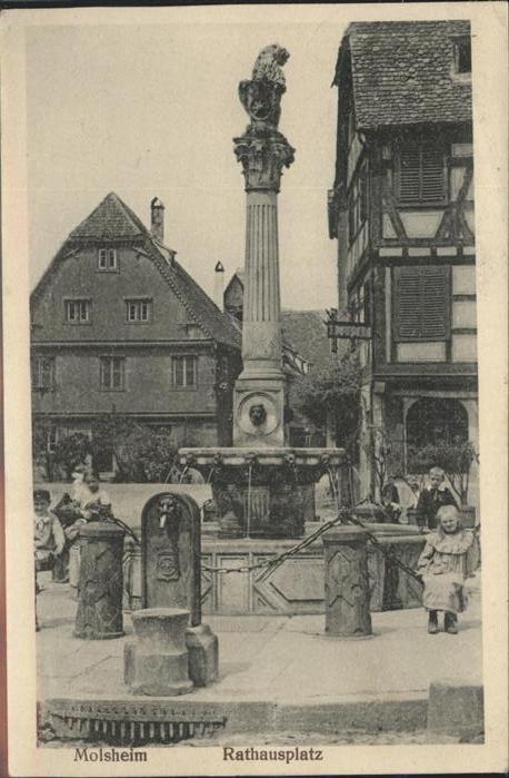 Molsheim Rathausplatz Brunnen, Kinder