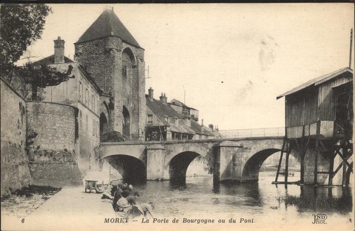 Moret-sur-Loing la Porte de Bourgogne ou du Pont