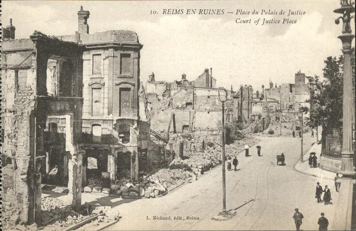 Reims Champagne Ardenne en Ruines Place du Palais de Justice