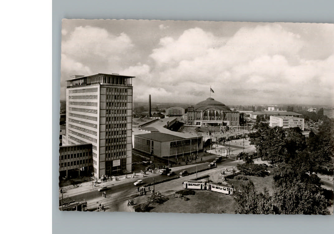 Frankfurt Main Messegelaende Strassenbahn