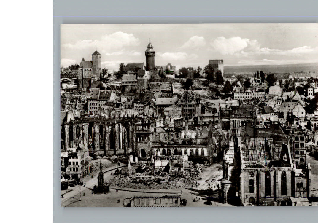 Nuernberg Hauptmarkt 1945