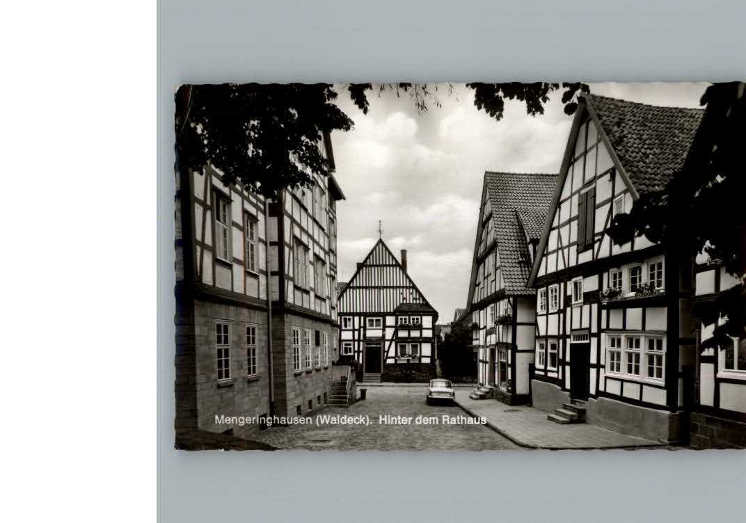 Mengeringhausen Hinter dem Rathaus