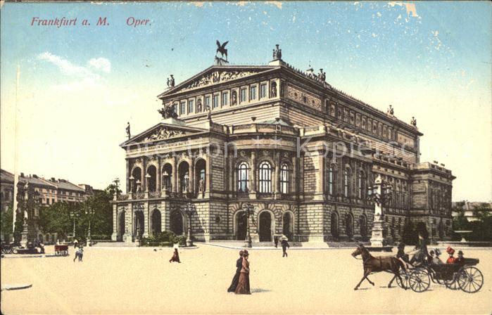 Opergebaeude Frankfurt am Main Oper Pferdekutsche