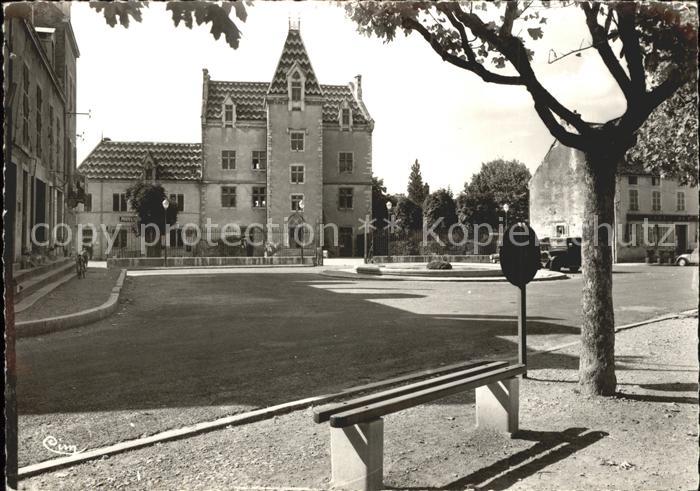 Meursault Place de L_Hotel de Ville