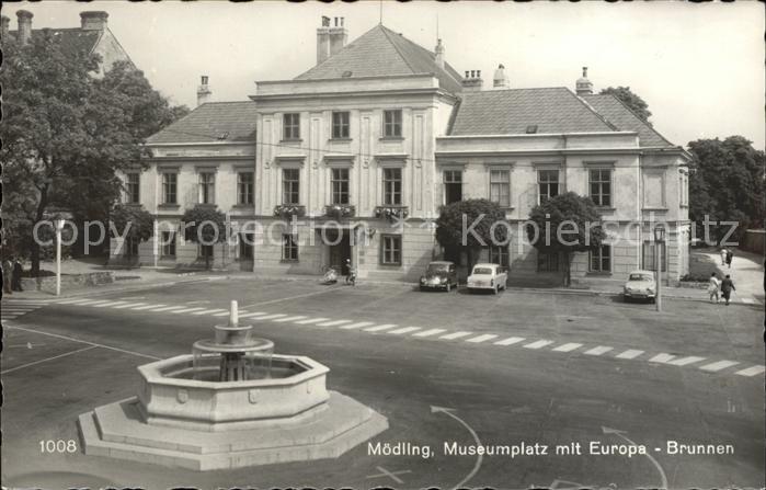 Moedling Museumsplatz Europa Brunnen