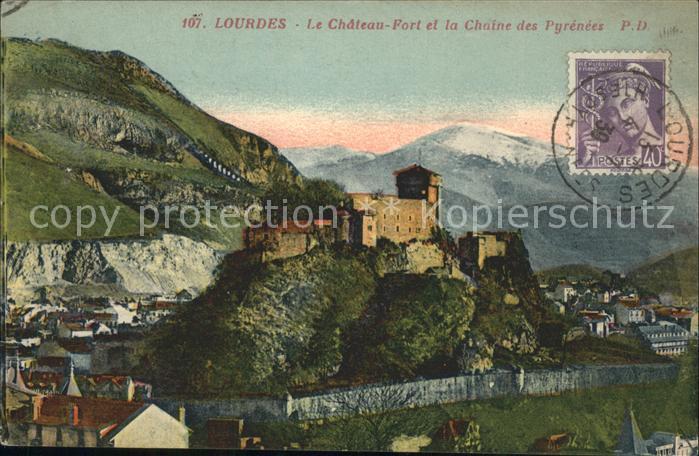 Lourdes Hautes Pyrenees Chateau Fort et Chaine des Pyrenees Ste