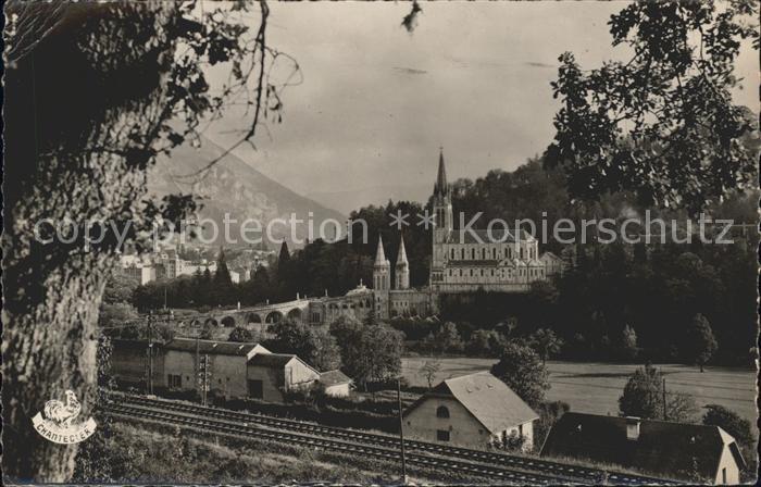 Lourdes Hautes Pyrenees La Basilique et le Gave