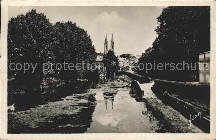 Niort 79 La Sevre Eglise St. Andre vue du pont d