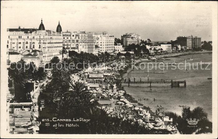 Cannes Alpes-Maritimes La Plage et les Hotels