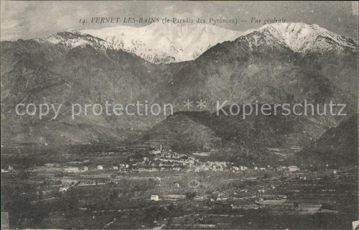 Vernet-les-Bains Vue generale et les Pyrenees