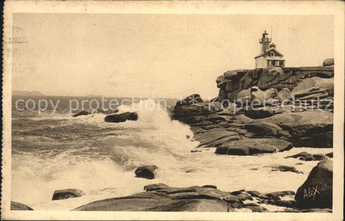 Ploumanach Les brisants du Phare