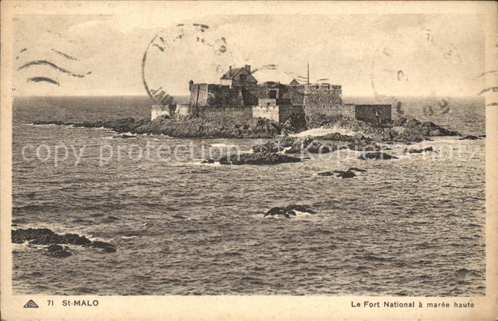 Saint-Malo 35 Fort National a maree haute