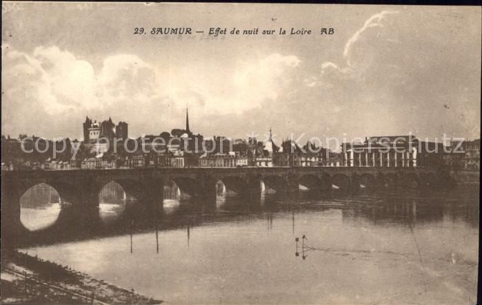 Saumur Effet de nuit sur la Loire Pont